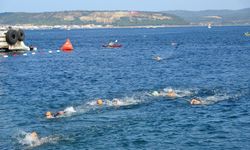 Çanakkale Boğazı'nda yüzme yarışması düzenlendi