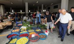 Köylü ve El Emeği Pazarı'na Başkan Yaşar'dan tam destek