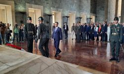 CHP 101'inci yılında Anıtkabir'de