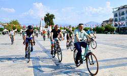 Fethiye’de temiz hava ve sağlıklı yaşam için pedal çevirdiler