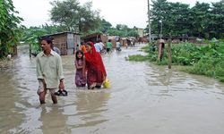 Nepal'deki sel ve toprak kaymalarında can kaybı artıyor!