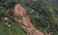 Rize'de heyelanlı bölgeden bin 800 kamyon toprak taşındı