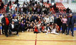 Etimesgut'lu Basketbol ve Voleybolcular Şampiyonluk Yolunda