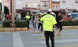 Mersin'de vatandaşlar trafik konusunda bilgilendiriliyor