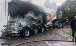 Otomobille çarpışan tanker bomba gibi patladı!