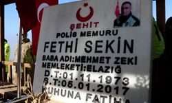 Şehit Fethi Sekin kabir başında yad edildi!