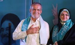 Türkçe şiir okuyan İran Cumhurbaşkanı Pezeşkiyan'a uyarı