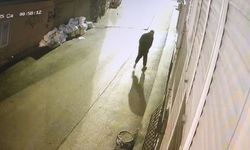 Bursa'da ilginç hırsızlık anı kameralara yansıdı!