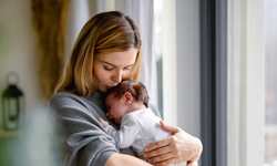 Doğum izni 24 haftaya çıkarıldı