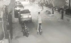 Çalmaya geldiği bisikleti bırakıp motosikleti götürdü