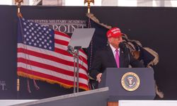 Trump: ABD ordusunu  dünyanın en büyüğü yaptım
