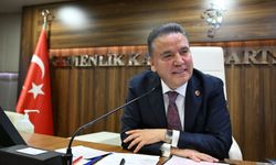 Muhittin Böcek'ten Antalyalılara mesaj: Görevimin başındayım