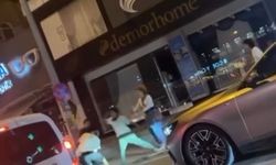 Bursa’da gençler arasında tekmeli yumruklu kavga!