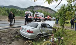 Bolu Dağı’nda görüş kapandı, otomobil kanala savruldu!