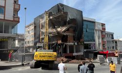 Deprem kabininde gerilim dolu test!