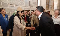 Türkan Şoray, yıllar sonra "Mahpus" setini ziyaret etti