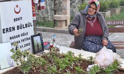 Eren Bülbül’ün annesi, PKK’nın silah bırakmasını değerlendirdi!