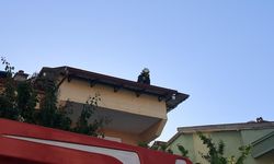 Öfkeli koca evin çatısını yaktı!