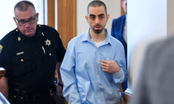 Ünlü yazar Salman Rüşdi'yi bıçaklayan sanığa 25 yıl hapis