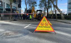 Sarıyer’de istinat duvarı çöktü, yol göçtü!