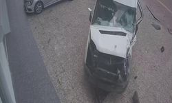 Antalya'da servis araçları çarpıştı!