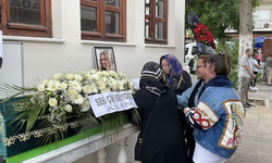 Şarkıcı Şimal’e Kuşadası’nda gözyaşlarıyla son veda...