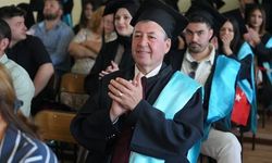 Tarık Erdil, 60 yaşında üniversite mezunu oldu