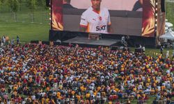 Galatasaraylı taraftarlar, Göztepe maçını Yenikapı'da izledi!