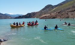 Yusufeli Barajı’nda kano ve rafting gösterisi!