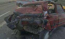 Kırıkkale'de otomobil ile kamyonet çarpışması can aldı