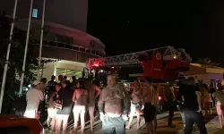 Alanya'da 8 katlı otelde yangın! 622 turist tahliye edildi!