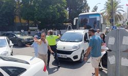 Manavgat’ta zincirleme kaza: 3 araç çarpıştı!