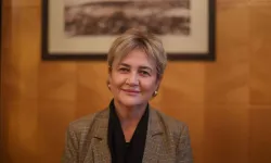 İpek Elif Atayman kimdir?
