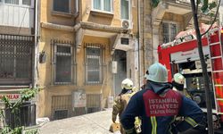 İstanbul Beyoğlu'nda ütüden kaynaklı yangın!