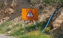 Malatya Darende'de heyelan riski, yolu ulaşıma kapattı!