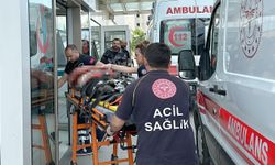 Arkadaşını bıçaklayıp balkondan aşağıya attı!