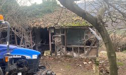 Gölcük Belediyesi, metruk binaların yıkımına devam ediyor!