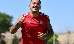 Rey Manaj,  Al-Sharjah'a transfer oldu