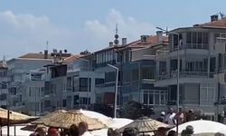 Halk plajında şezlong yüzünden kavga çıktı
