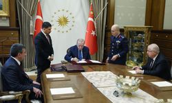 YAŞ kararları açıklandı: TSK'da yeni atamalar ve terfiler gerçekleşti!