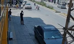 Mersin’de 5 ve 7 yaşındaki kardeşlere motosiklet çarptı