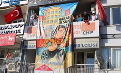 CHP’liler topuklu ayakkabılarla Çerçioğlu’nu protesto etti