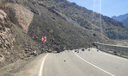 Artvin’de heyelan: İki yol ulaşıma kapandı