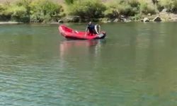 Murat Nehri’nde suya giren öğretmen boğuldu!