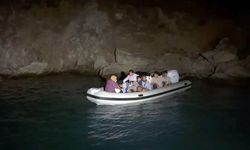 Marmaris’te 26 düzensiz göçmen ve bir göçmen kaçakçısı yakalandı