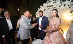 Hatay Valisi Mustafa Masatlı, nişan kurdelesini kesti