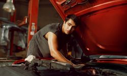 Netflix Metruk Adam film oyuncuları kim?