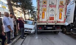 Kalp krizi geçiren tır şoförü otomobile çarptı!