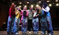 Manifest’tin İngilizce şarkısı Amateur sözleri nedir?