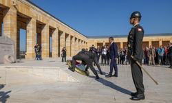 Özel ve CHP heyeti 102’nci yıl için Anıtkabir’de